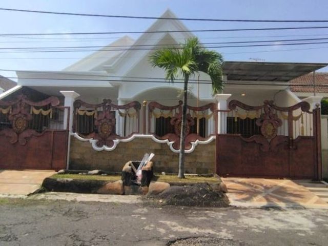 Rumah Full Renov Seperti Baru di Kertajaya Indah Dekat ITS