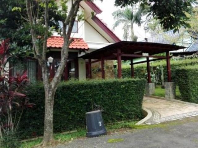 Dijual Villa di *Grand Trawas mojokerto* siap huni .