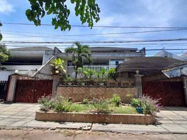 Rumah Semi Furnish Dijual/Sewa Kertajaya Indah Tengah Surabaya 2 Lantai