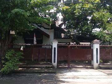 Rumah disewakan Ketintang Madya Surabaya