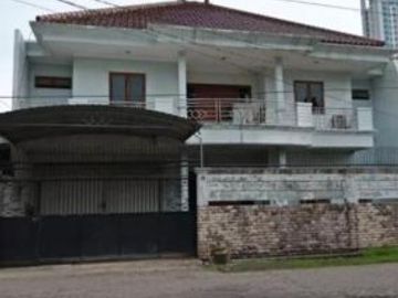 Dijual rumah Putat Indah Timur sangat Terawat