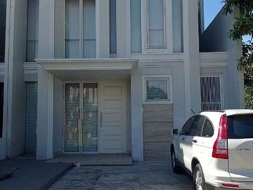 Rumah Casa Tobaggo Pakuwon City, Row jalan 11 meter