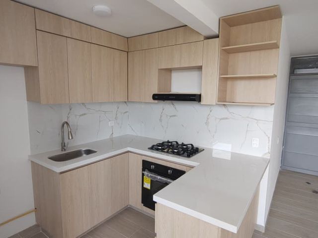 apartamento en arriendo en altos de los rosales. Cod A107027