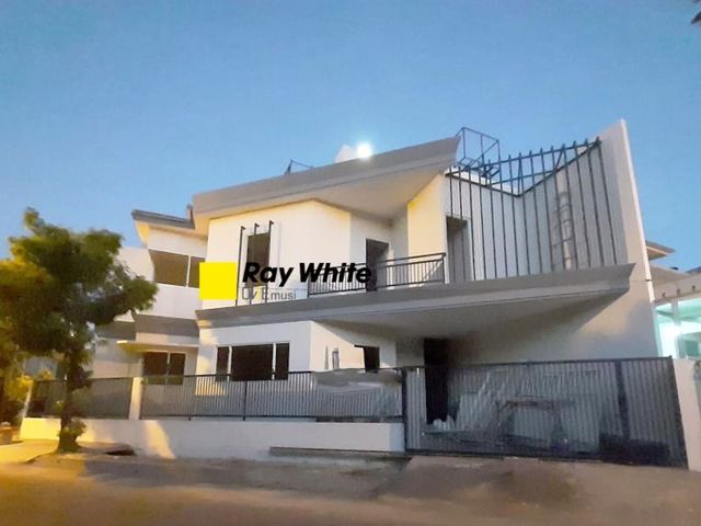 Dijual Rumah Lama Hitung Tanah, Jl. Dharmahusada Utara, Surabaya