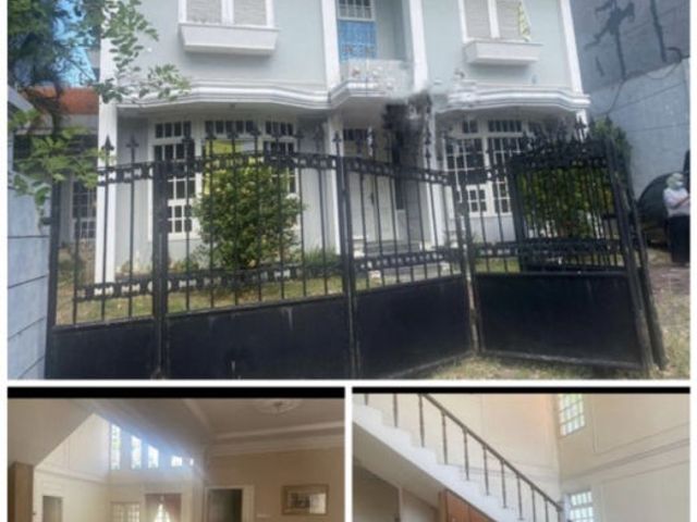 Disewakan rumah mewah di Raya dharmahusada indah surabaya timur