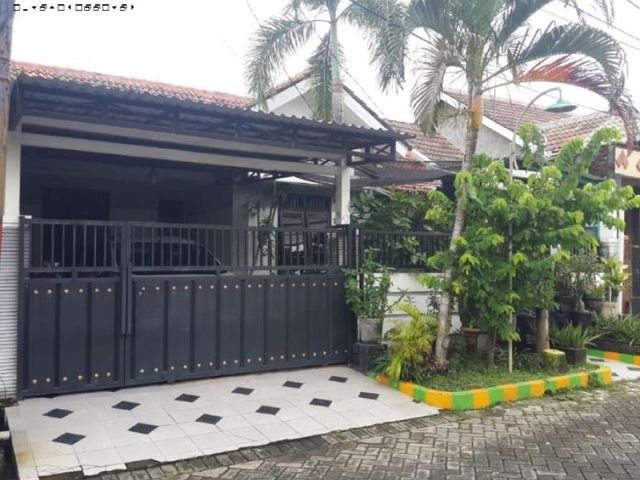 Rumah Di Perumahan Surya Asri, Row 2 Mobil