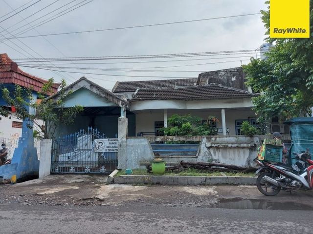 Dijual Rumah SHM 1,5 Lantai Di Jl. Manukan Tengah, Surabaya