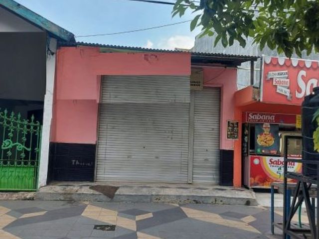 Disewakan Rumah Bangunan 1,5 Lantai di Jl. Dharmahusada, Surabaya