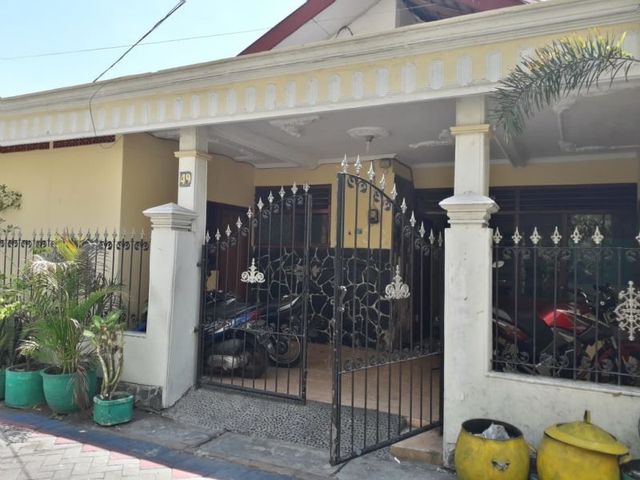 Dijual rumah kost non aktif pakistirtosari Surabaya*