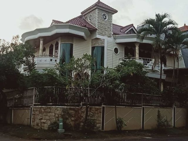 Jual rumah puri widya kencana citraland surabaya