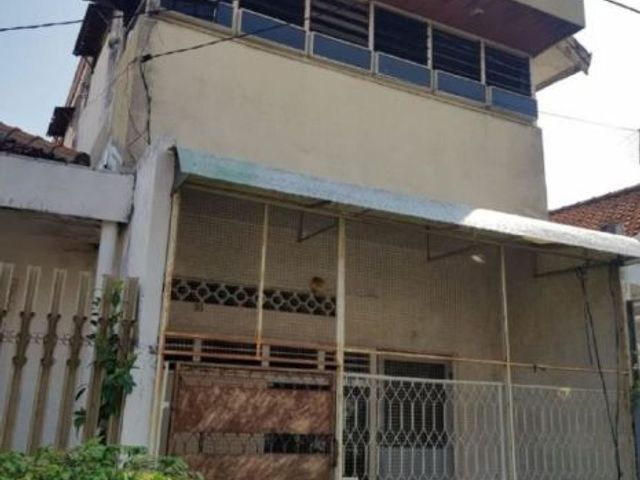 Rumah Kalianyar Kulon Hadap: selatan