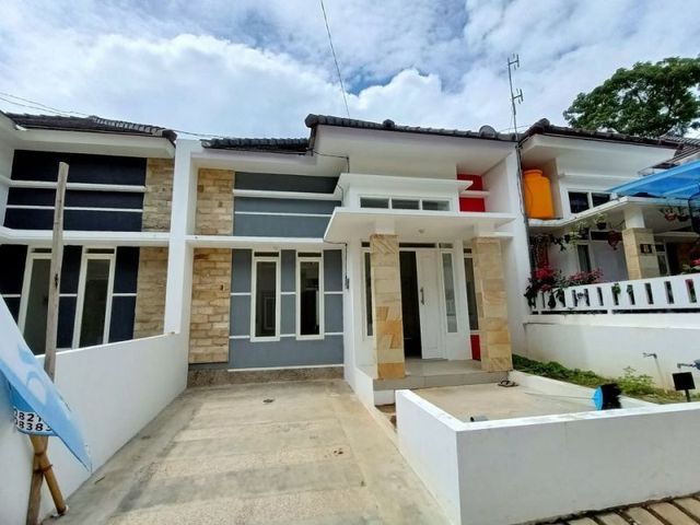 Rumah mewah nuansa villa di Sumbersekar Dau