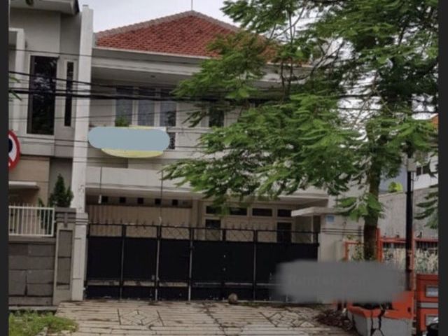 Rumah mewah 2 lantai di imam Bonjol sby pusat