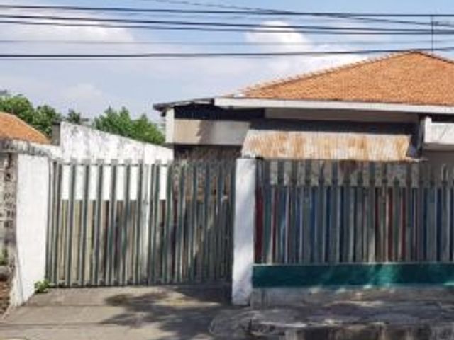 rumah tengah kota surabaya