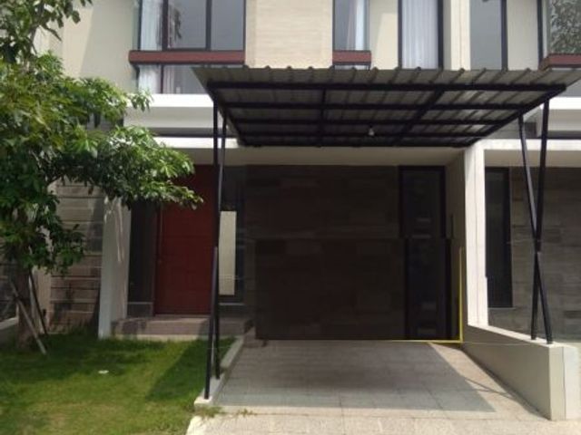 Rumah disewakan Northwest Lake Surabaya