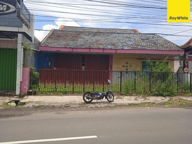 Dijual Rumah Dan Juga Toko Lokasi Strategis Di Jalan Raya menganti Jeruk