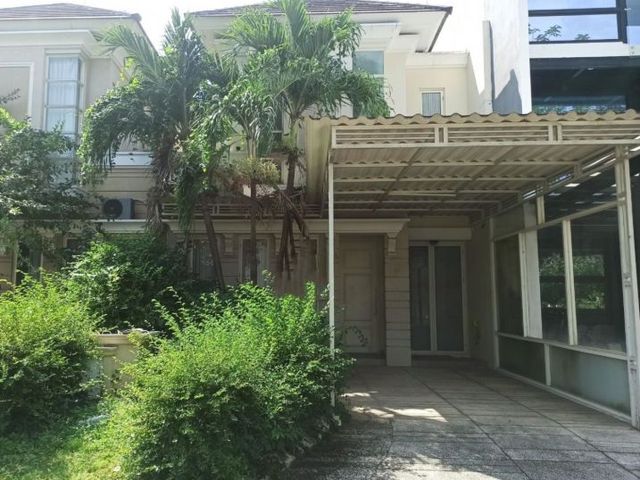 Rumah East Coast Park Hadap barat Listrik 2200 watt Row 3 mobil