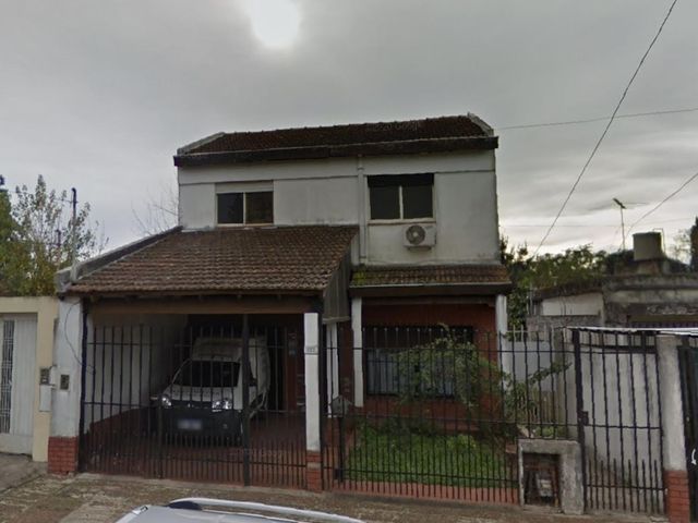 chalet en dos plantas s/lote de 8,66 x 55