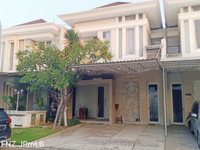 Rumah mewah kawasan elit di long Beach Pakuwon City sby