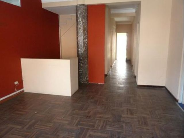 Buena  casa para oficina