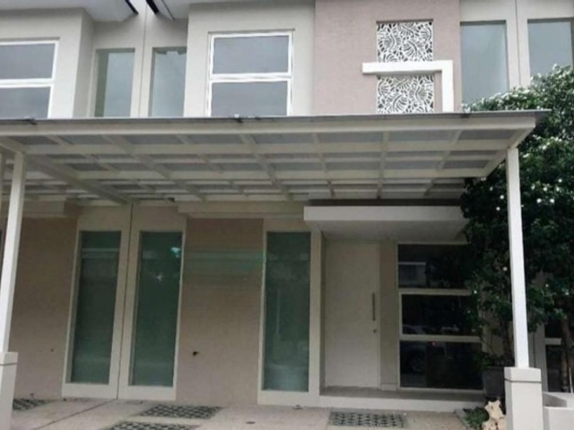 Rumah Semi Furnish Grand Island Pakuwon City