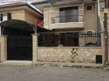 Rumah di Lebak Indah Regency, Hadap timur