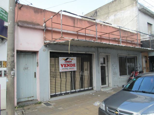 VENTA LOCAL COMERCIAL CON VIVIENDA CENTRO TAPIALES