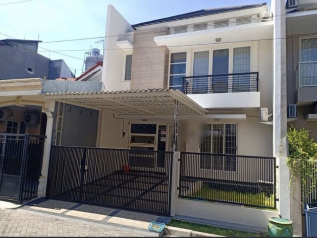 Rumah One gate system di griya asri Pakuwon City