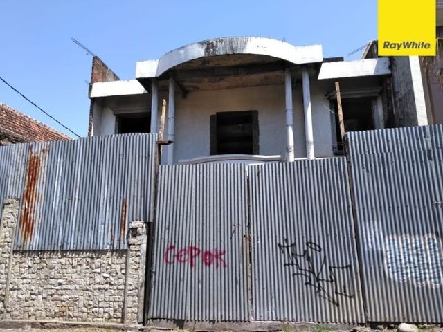 Dijual Rumah 2,5 lantai di Jalan Gatotan, Surabaya