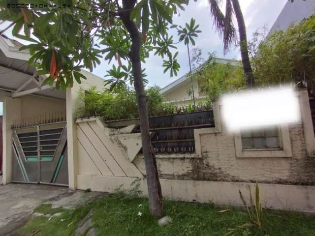 Rumah Babatan Pantai Row 3 mobil