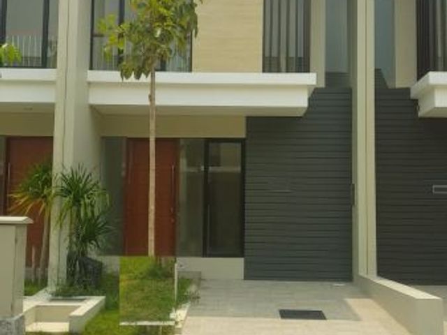 Rumah disewakan Northwest Lake