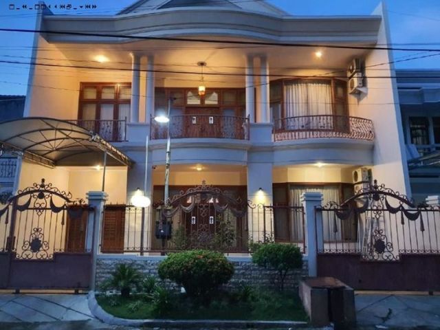 Rumah Mewah di Villa Kali Judan, Full Furnish, Lantai Marmer