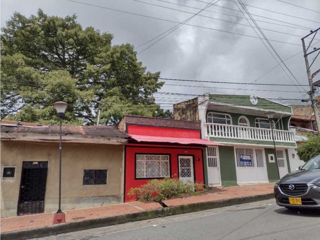 Casa Comercial sobre la Octava en La Mesa Cundi