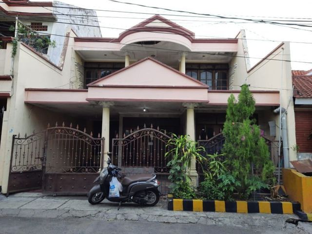 RUMAH 2 LANTAI MURAH JL MANUKAN REJO