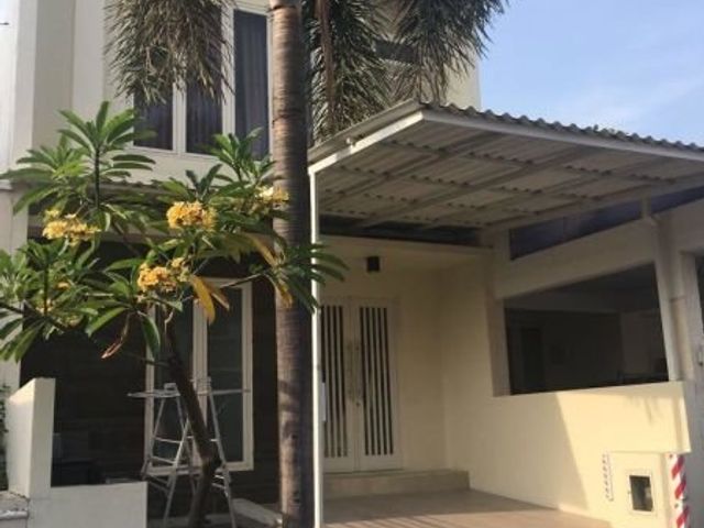 Rumah Minimalis Terawat Cluster Favorit di Pakuwon City