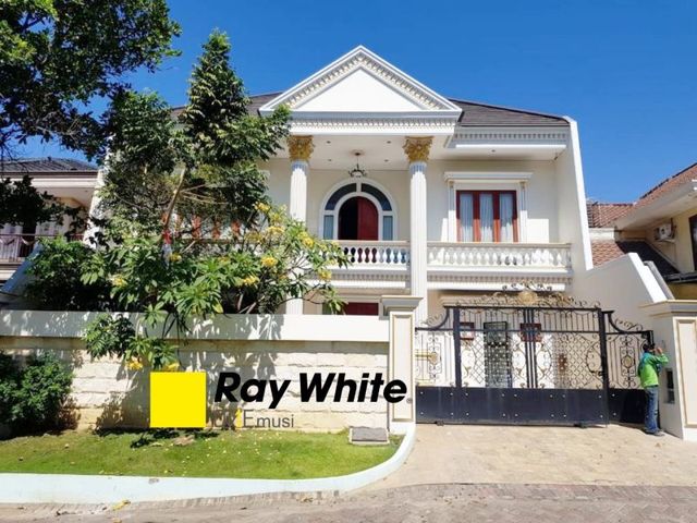 Rumah Mewah Fully Furnished Riviera Pakuwon City, Surabaya