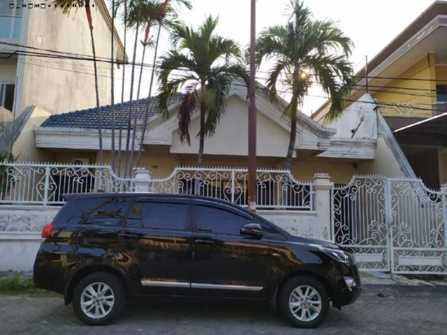 Rumah Dharmahusada Indah Barat, Hadap Timur