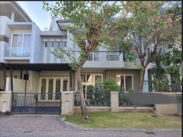 Rumah istimewa furnish di pakuwon city sby