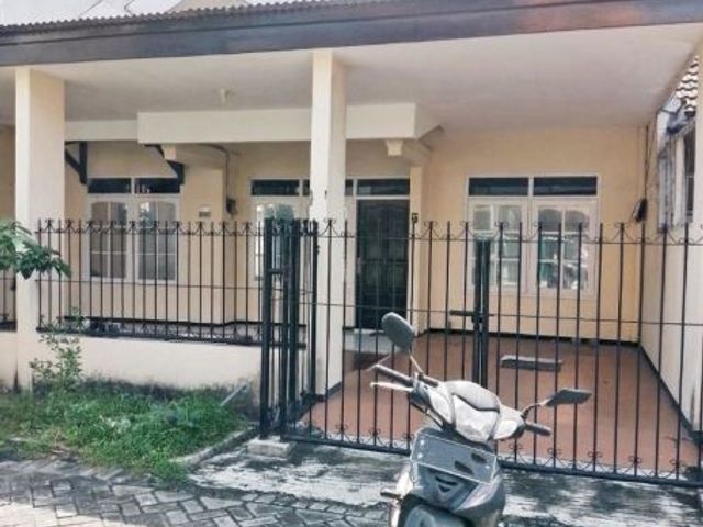 Rumah Klampis Hadap Selatan Row Jalan 3 mobil