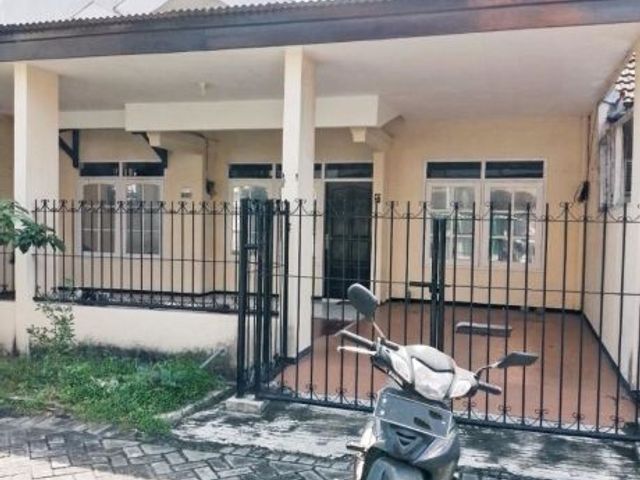 Rumah Klampis Hadap Selatan Row Jalan 3 mobil