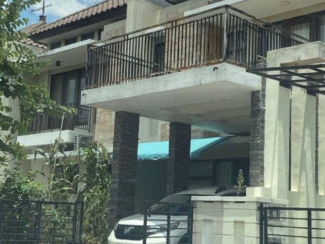 Rumah spesial di San Antonio Pakuwon City sby