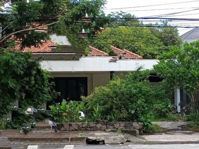 disewakan rumah di ambengan (ex resto) 1.5lantai