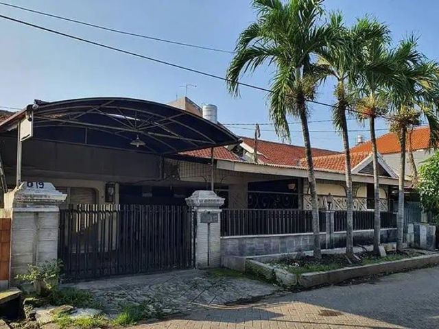 Di jual rumah siap huni kendang sari surabaya