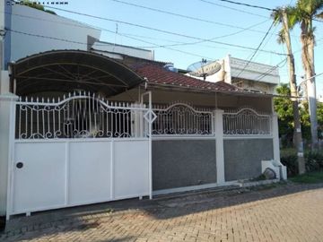 Rumah Mulyosari Row jalan 3 mobil