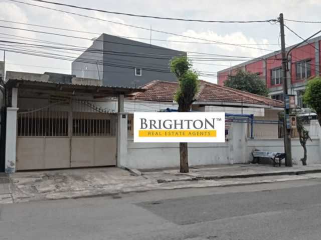 Disewakan rumah Bendul merisi selatan cocok untuk kantor