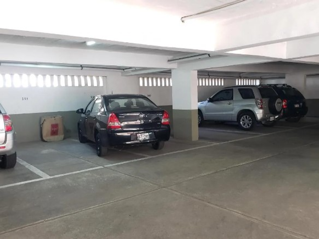 VENDO AMPLIO DUPLEX DE 6 DORM. EN SURCO