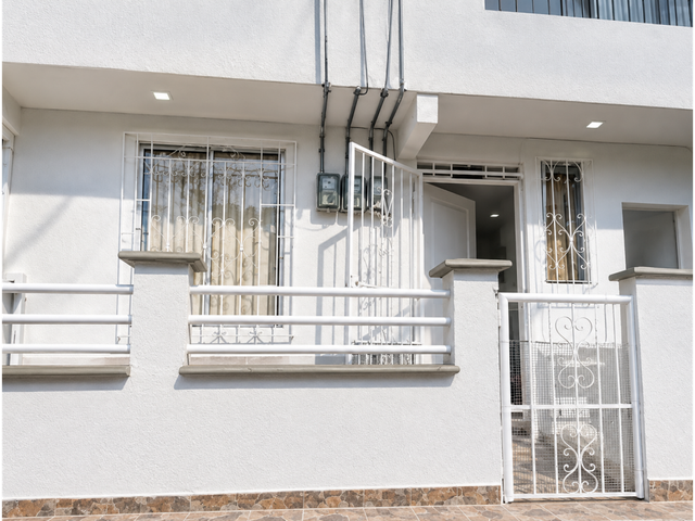 🏡 SE ARRIENDA 1er PISO,📍Gilberto Pelaez (Disponible: 28 de Dic.) )
