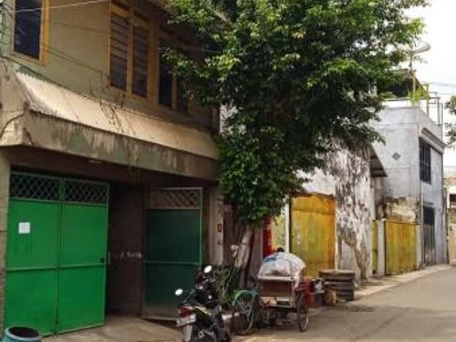 Rumah Siap Kerja / Huni di Pesapen Kali, Krembangan, Surabaya Utara. -Bisa u/ rumah + kantor -Nol Jalan