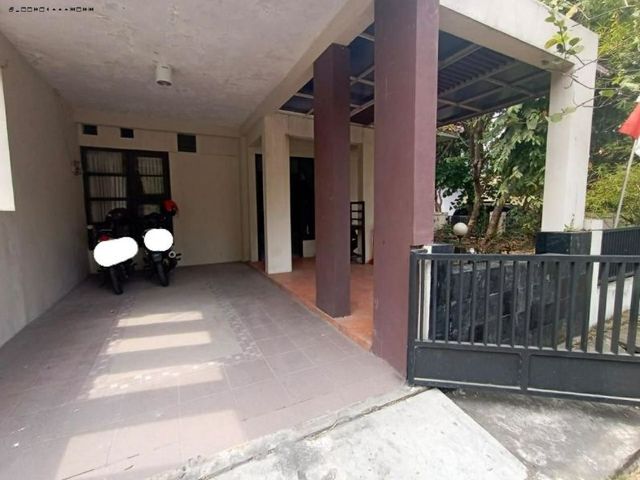 Rumah di Puri Surya Jaya, Hook, Ada Carport