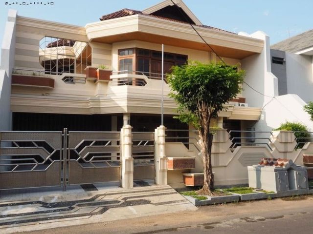Rumah Mewah Manyar Kertoarjo, Strategis, Dekat Supermarket Bonnet